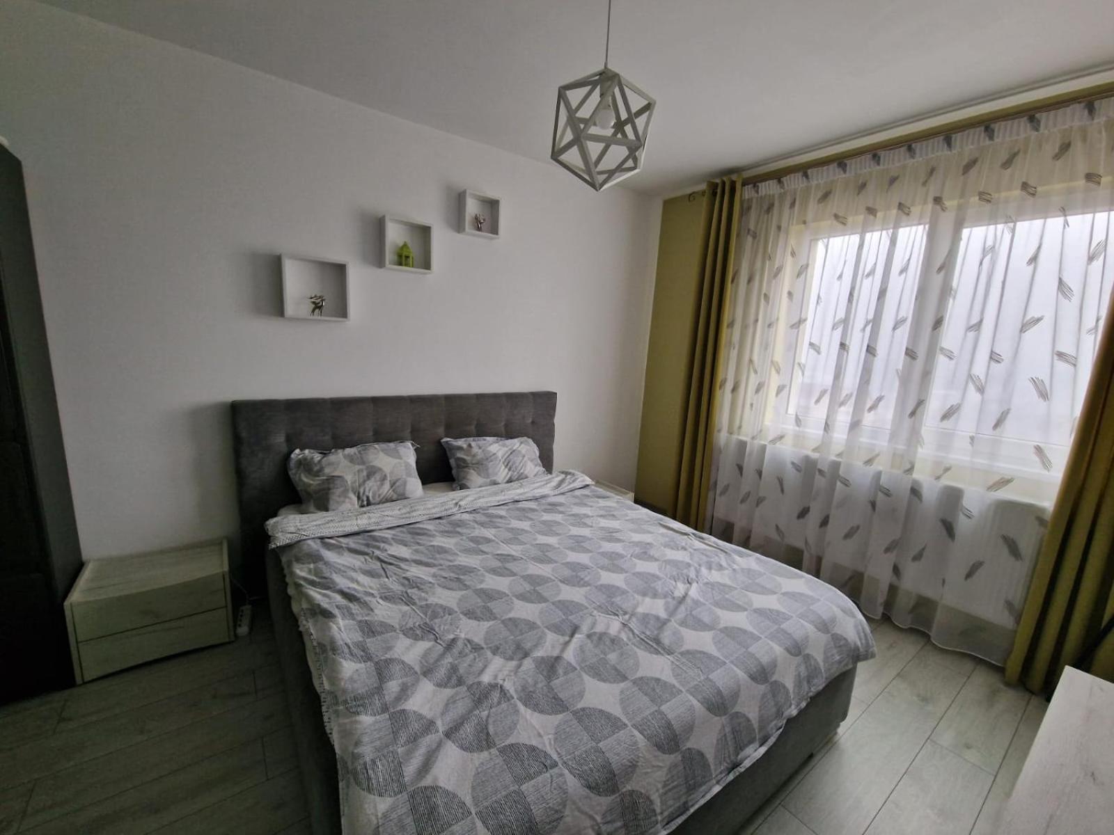 Gray Apartment Nearby Amethyst & Vivo Mall Floresti  Ngoại thất bức ảnh
